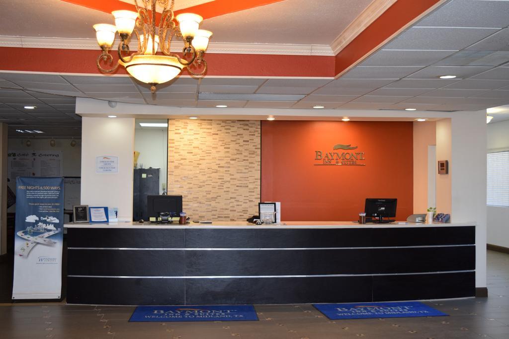 Отель Baymont By Wyndham Midland Airport Экстерьер фото